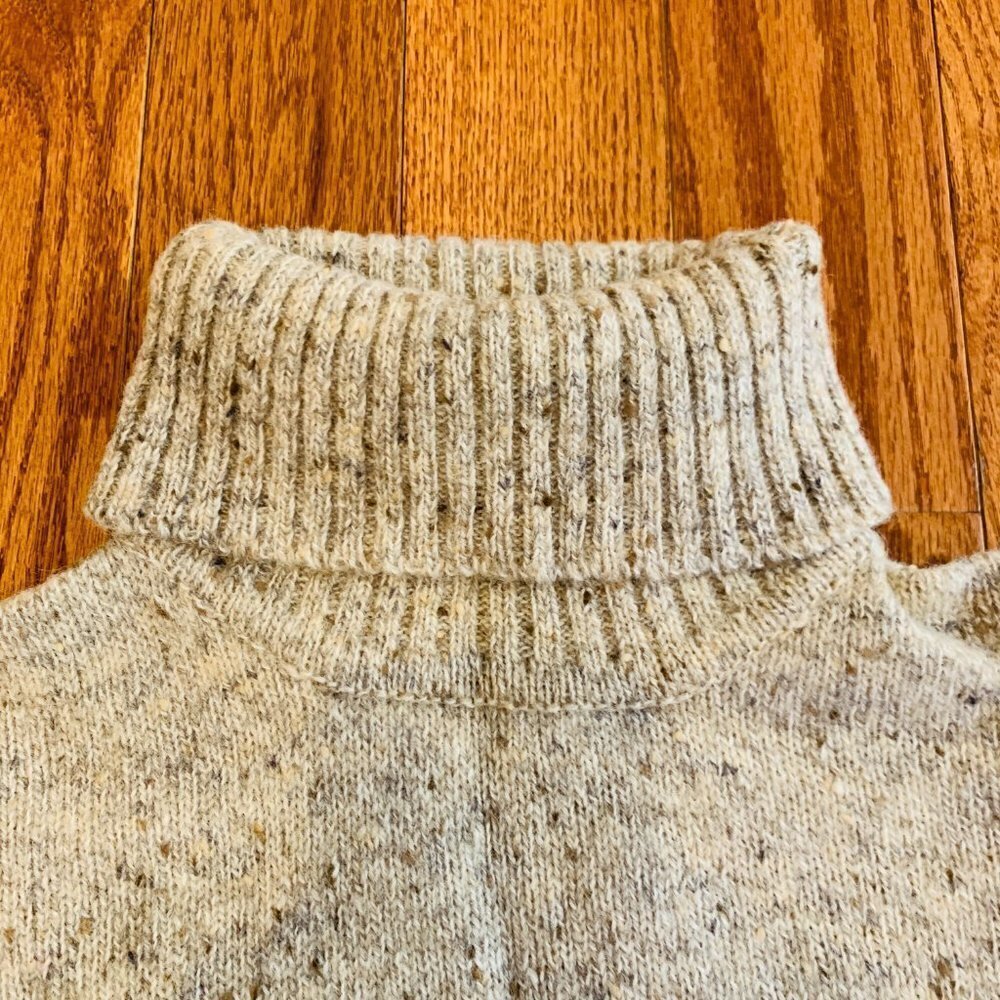 Express Tricot Vintage 100% Wool Knit Turtleneck Sweater Women's XS - Picture 3 of 16